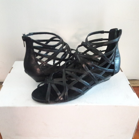 Gabriella Rocha - Picture 1 of 4